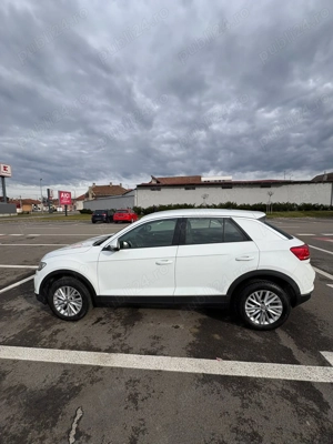 Vând Volkswagen T -ROC, 2000 cm, 140 cp, an fabricație 2020 - imagine 2