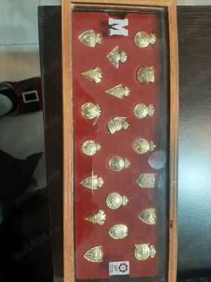 colectie de insigne cu scudul echipelor din La Liga suflate cu aur de 24 karate 