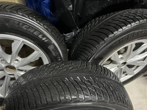 Vãnd set de genti cu cauciucuri 17  - imagine 2