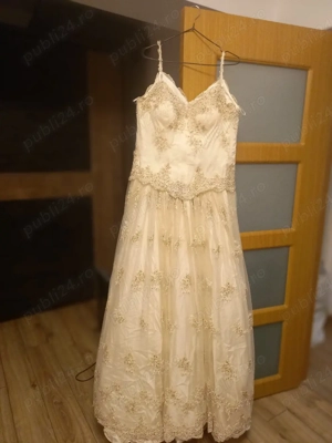 Se vinde rochie de mireasa