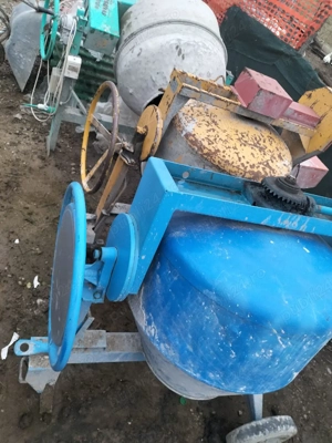 vînd betoniere silențioase 220w 