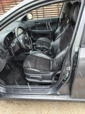 Hyundai i30 1.6 90cp 2011 diesel  - imagine 4