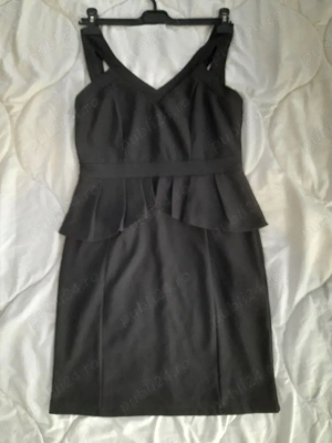 vând rochie mărimea M 