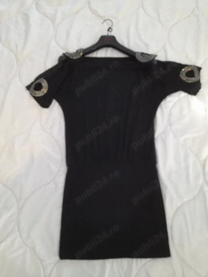 vând rochie mărimea L 