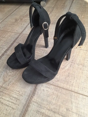 vând pantofi mărimea 32