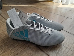 vând încălțăminte sport fotbal  numar 42 43