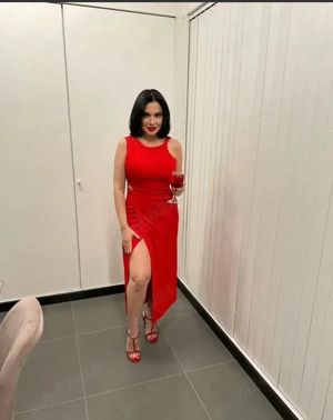 Bruneta sexy cu forme Titan sector 3  - imagine 3