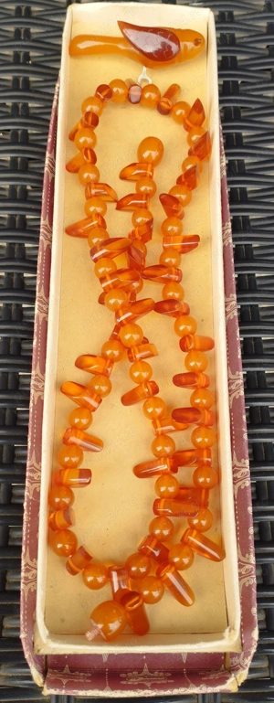 Colier & broșă din chihlimbar