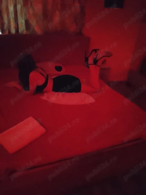 Tânăra frumoasă și perversa Masaj erotic ,NUD