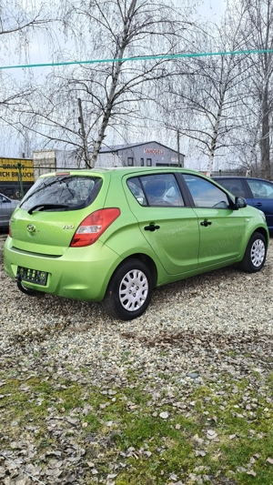 Vând Hyundai i20 Style edition 1.3 80cp euro 5 an 2011 - imagine 2