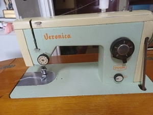 Masina de cusu Veronica, mecanica - imagine 2
