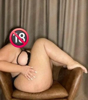 Bună sunt Larisa sunt nouă 