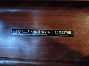 Vand pianina de colectie