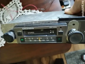 Radio casetofon auto vechi Grundig 