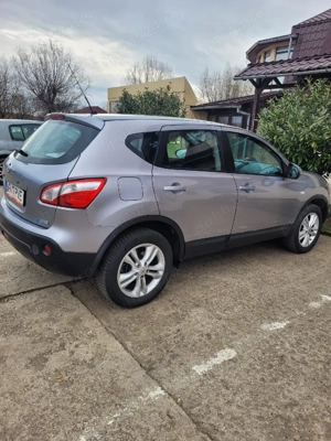 vând Nissan Qashqai 2011 an fabricație mașina este foarte bună se oferă fiscal pe loc mai multe deta - imagine 5