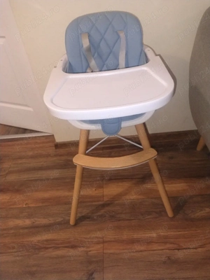 Scaun de masa bebe