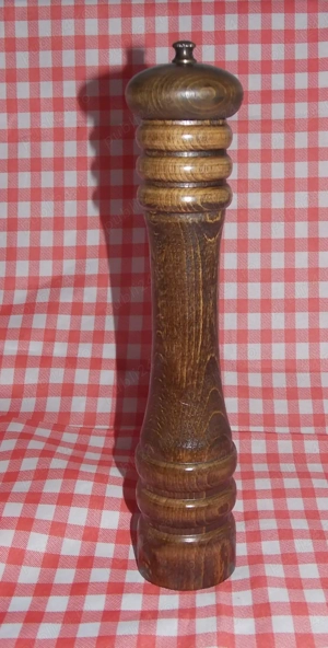 Rasnita piper veche Zassenhaus din lemn stejar 30cm