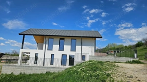 Casa Manastirea DEALU TARGOVISTE cu vedere la oras - imagine 4