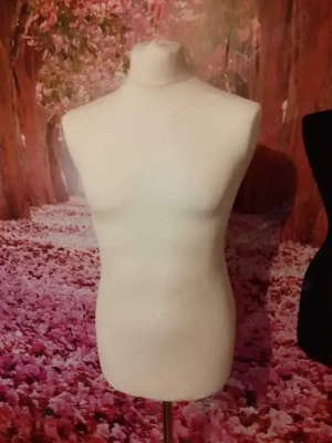 Manechine de închiriat 