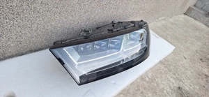 Far stanga Audi Q7 4M0941035