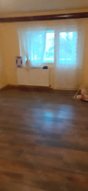 Vânzare apartament în recas doua camere doua balcoane centrala termica la parter. - imagine 2