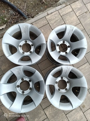 vand jenti 15" et negativ 