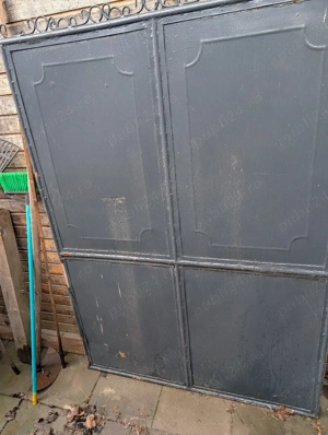 Poartă de garaj,intrare curte