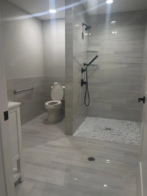 Interioare și exterioare  - imagine 3