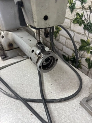 Mașină de cusut marca rusească anii 70-80 - imagine 2