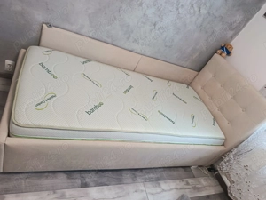 Pat tapitat 90x200, somiera rabatabila, lada depozitare-ca nou