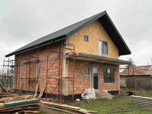 Casa de vanzare P+M, 3 camere, 3 băi + living și bucătărie - imagine 2