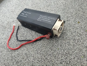 Vând invertor 12v la 230v 2600w