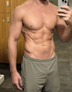 Barbat doar pentru femei singure