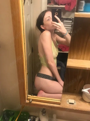 Show, Sexting, sexting dominare cu mesaje vocale, Poze si filmulete deocheate       