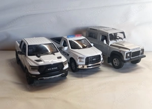 3 machete vechi, deosebite - imagine 2