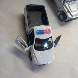 3 machete vechi, deosebite - imagine 4