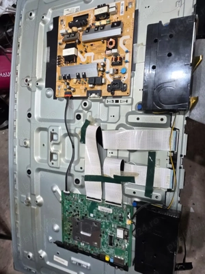 Dezmembrez tv Samsung ue49nu7372