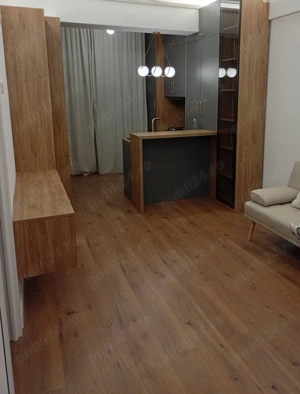 Închiriez apartament 