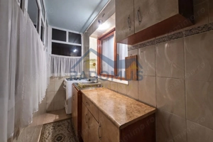 Garsonieră compartimentată în 2 camere - Blv. Republicii - Mobilată - imagine 5