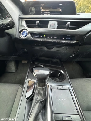 Lexus UX 250h Business Edition- Fcatura-Garantie-Revizie-Test baterie - imagine 10