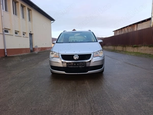 Vând Volkswagen Touran 1,9 TDI- 7 locuri - imagine 2