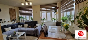 De vanzare  apartament cu 2 camere, intr o cladire cu curte comuna,langa Liceul Unirea