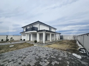 Casa la cheie, P + 1, 505 mp teren, toate utilitatile, zona Aeroport
