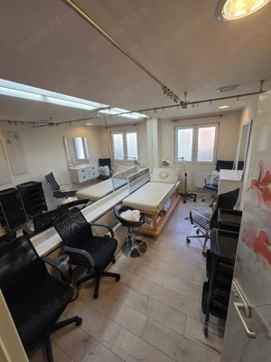 Vand apartament cu 2 camere amenajat ca spatiu comercial Complexul Studentesc - imagine 2