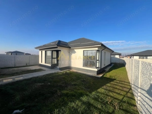 Casa de vanzare cu 3 camere,2 bai,teren 376mp
