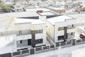 Casa e vanzare cu 4 camere 2 bai teren 455mp