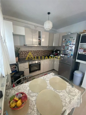 Eleganta si confort: 3 camere cu parcare, in zona Grand Arena, bloc cu lift.STB la doar 2min - imagine 9