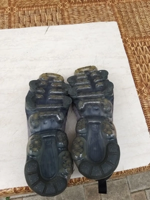 adidași NR 38 ( nu trimit prin curier sau poștă 