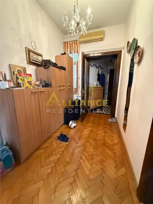 Apartament 2 camere etaj 1 zona Unirii centrala perfect pentru locuit sau investitie - imagine 7