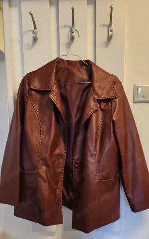 Geaca din înlocuitor de piele 